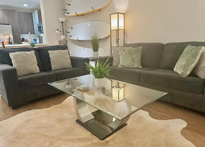 Surfs Up! Cozy 1 Bedroom Condo With Fountain View