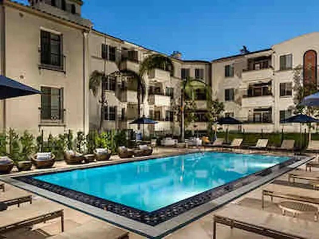 Surfs Up! Cozy 1 Bedroom With Fountain View Aparthotel *