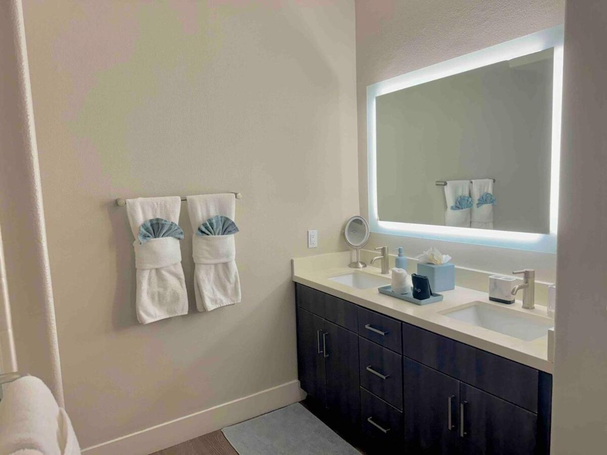 Surfs Up! Cozy 1 Bedroom With Fountain View Los Angeles